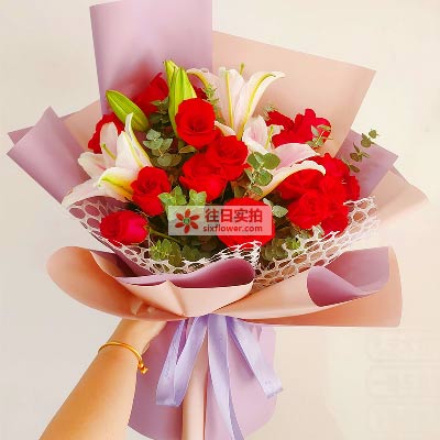 泸州18朵红玫瑰百合，真情相守一生